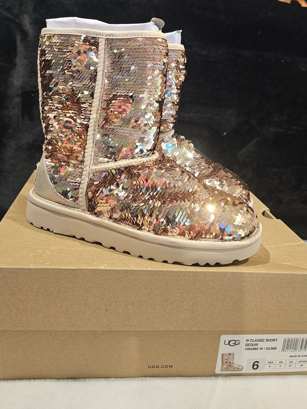 Rare-UGG Women's Sequined Classic Short Boot - Rose Gold Sequin- Size 6